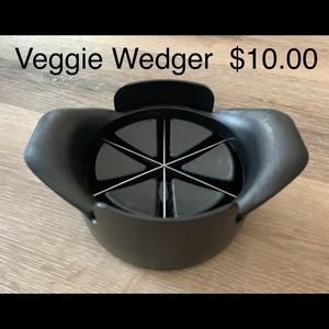 Pampered Chef Veggie Wedger